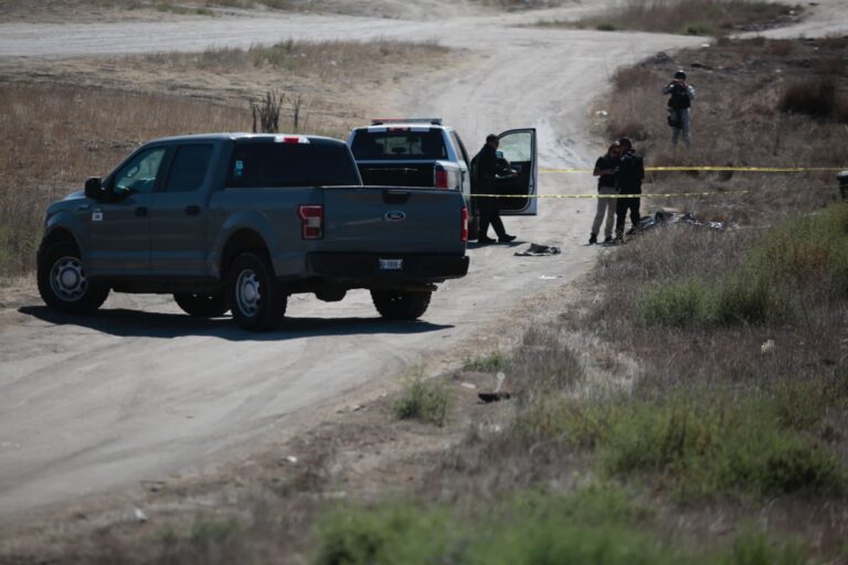 Mujer es masacrada y su cuerpo lo dejan tirado entre la terracería de la colonia Genaro Vázquez